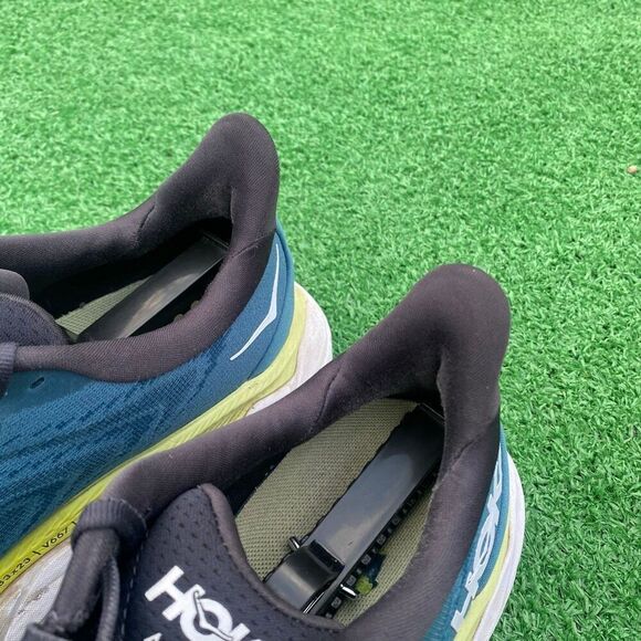 HOKA ONE ONE ARAHI 6 - Men’s Running Shoes - SIZE 8D